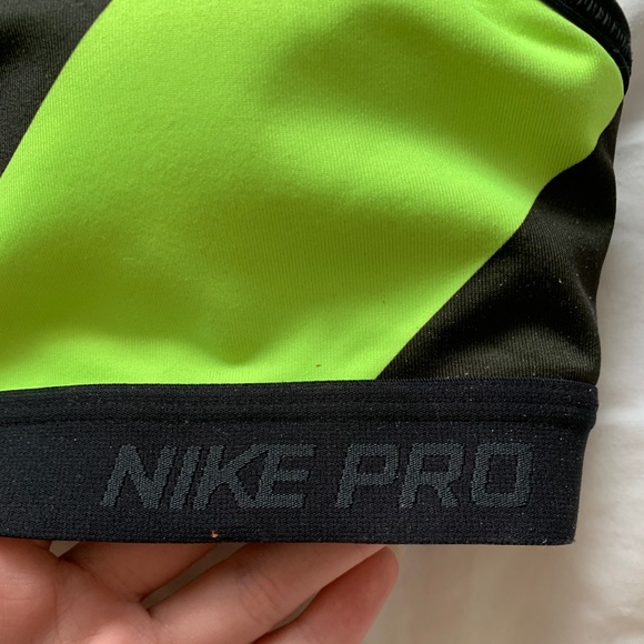 Nike Sports Bra - Picture 4 of 6